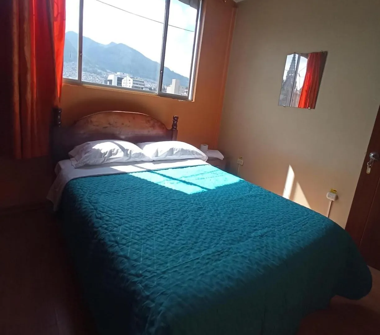 Hostal Home 3 Quito Guest house